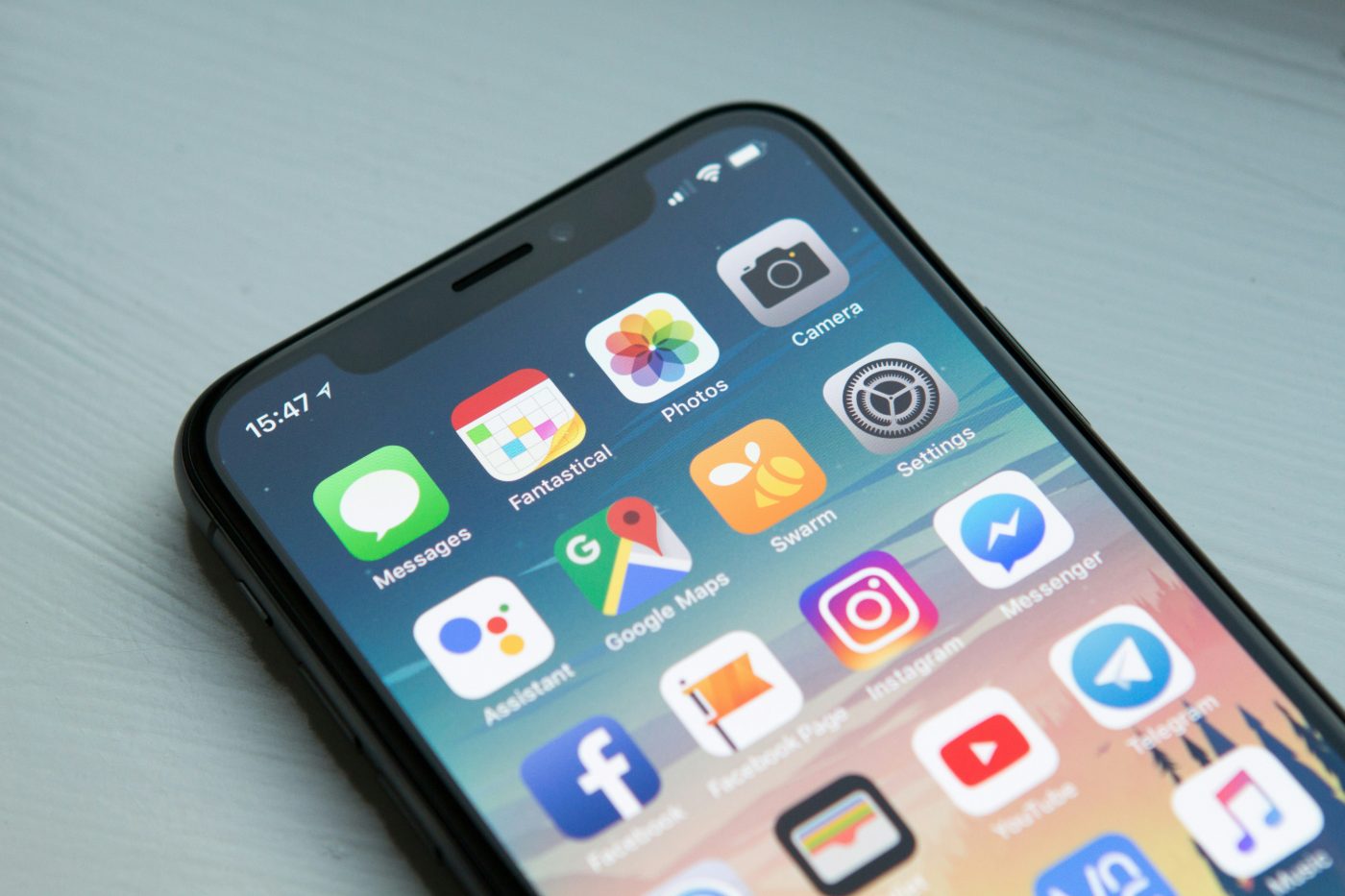 Apps on a phone home screen